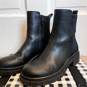 Blondo Prestly Waterproof Leather Bootie